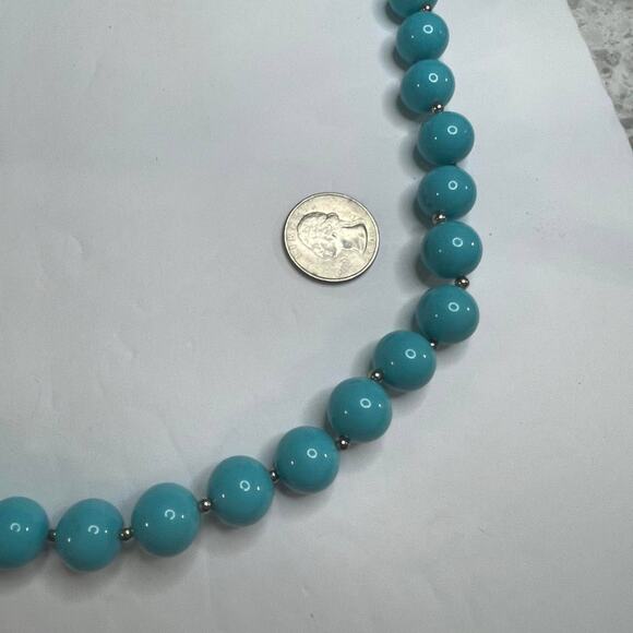 Necklace chunky beaded turquoise colored beads set in silver tone light weight - Picture 6 of 12